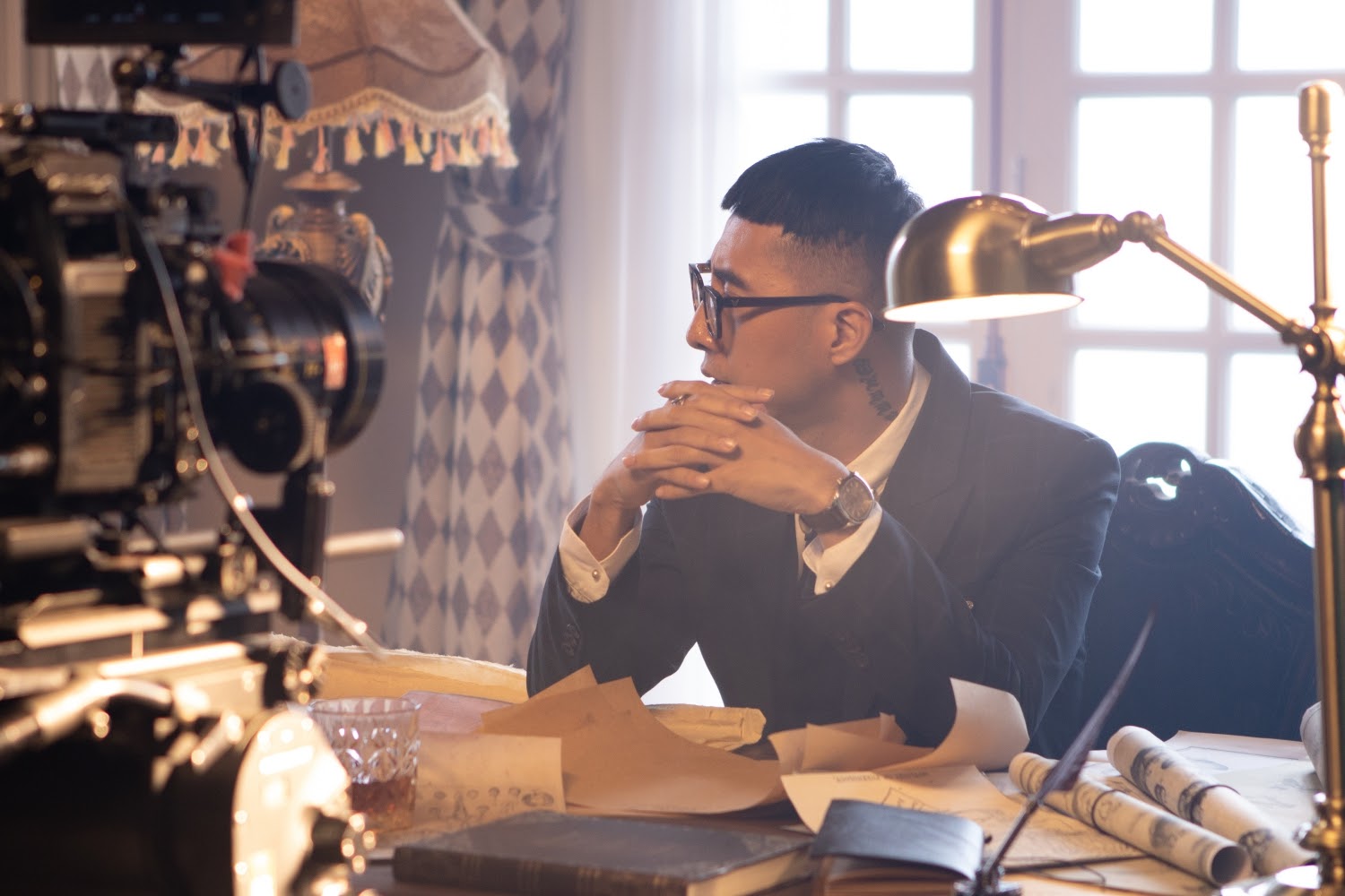 Kết hợp Karik ra MV mới, Only C đạt ngay nút vàng YouTube - Hình 1