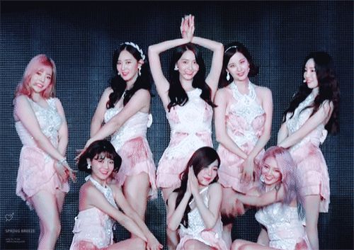 Knet rần rần đào lại khoảnh khắc Yoona làm center của SNSD: Đẹp nghẹt thở, danh xưng nữ thần nhan sắc Kpop từ đây mà ra! - Hình 3
