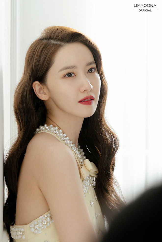Knet rần rần đào lại khoảnh khắc Yoona làm center của SNSD: Đẹp nghẹt thở, danh xưng nữ thần nhan sắc Kpop từ đây mà ra! - Hình 11