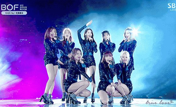 Knet rần rần đào lại khoảnh khắc Yoona làm center của SNSD: Đẹp nghẹt thở, danh xưng nữ thần nhan sắc Kpop từ đây mà ra! - Hình 2