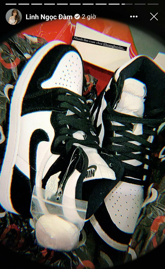 Linh Ngọc Đàm xứng danh yêu nữ hàng hiệu của làng streamer Việt, sneaker khó tìm cỡ nào chỉ cần thích là được! - Hình 2