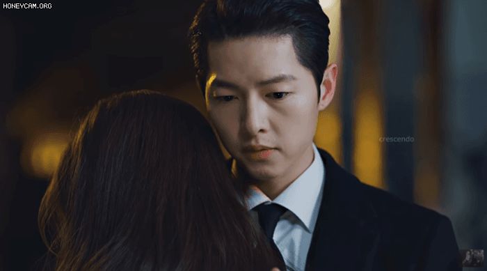 Loạt khoảnh khắc cực tình của Song Joong Ki và bạn gái ở Vincenzo - Hình 9