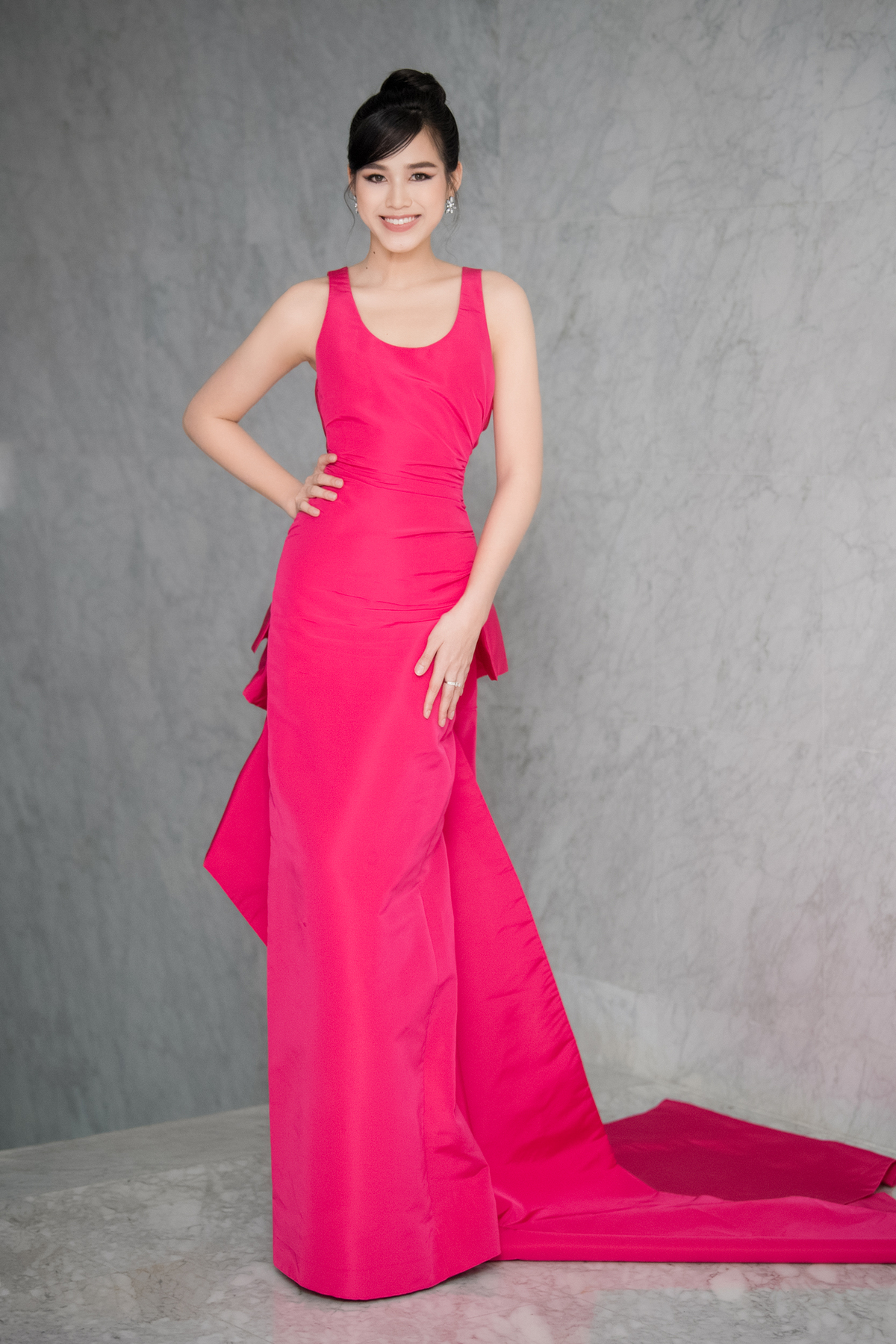 Lương Thùy Linh, Đỗ Thị Hà lần đầu đọ sắc - Hình 4