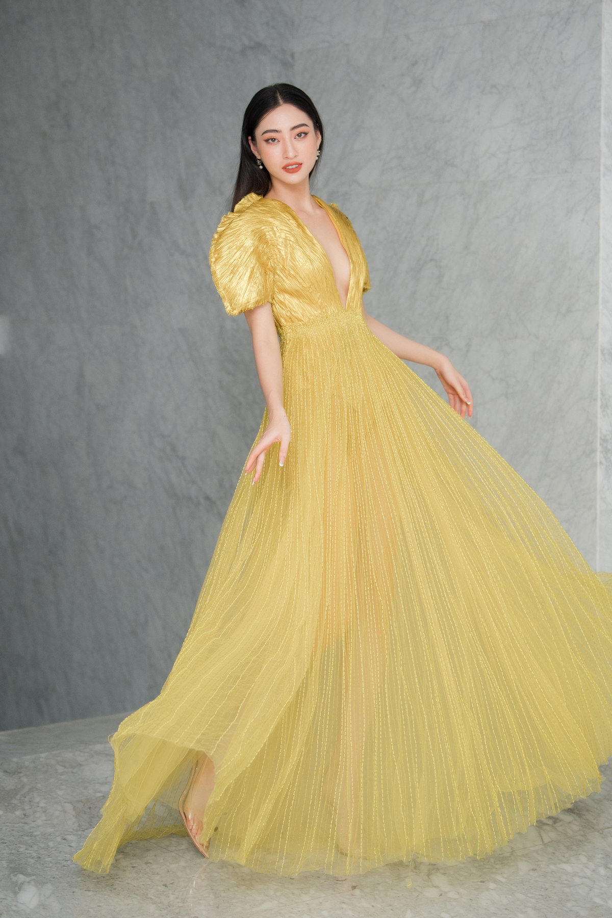 Lương Thùy Linh, Đỗ Thị Hà lần đầu đọ sắc - Hình 2