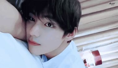 Sang chấn với lý do V BTS sợ selfie dù sở hữu mặt tiền cực phẩm - Hình 10