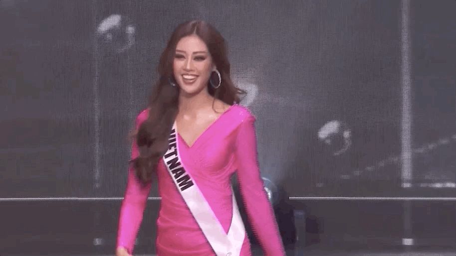 Bán kết Miss Universe 2020: Khánh Vân trổ tài catwalk cực đỉnh trong váy dạ hội nổi bần bật chặt đẹp đối thủ, loạt nàng hậu gặp sự cố! - Hình 19