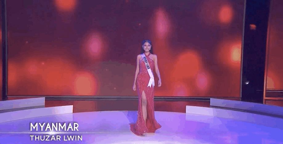 Bán kết Miss Universe 2020: Khánh Vân trổ tài catwalk cực đỉnh trong váy dạ hội nổi bần bật chặt đẹp đối thủ, loạt nàng hậu gặp sự cố! - Hình 9