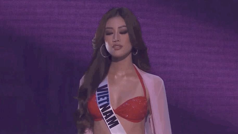 Bán kết Miss Universe 2020: Khánh Vân trổ tài catwalk cực đỉnh trong váy dạ hội nổi bần bật chặt đẹp đối thủ, loạt nàng hậu gặp sự cố! - Hình 10