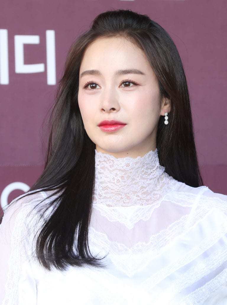 Kim Tae Hee 41 t.uổi vẫn đẹp rạng ngời - Sao châu Á - Việt Giải Trí