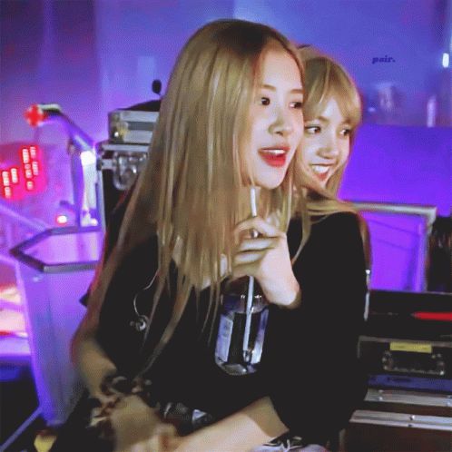 Rosé chuyên thu nhặt các chị đẹp cực phẩm Kbiz: 2 chị lớn BLACKPINK đến Hyeri đều đỉnh, nhưng chị gái ruột còn choáng hơn - Hình 9