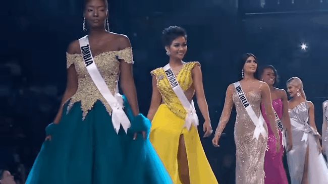 Cú xoay người huyền thoại và những bước catwalk đến ná thở của HHen Niê tại Miss Universe 2018 khiến fan nhớ mãi - Hình 7