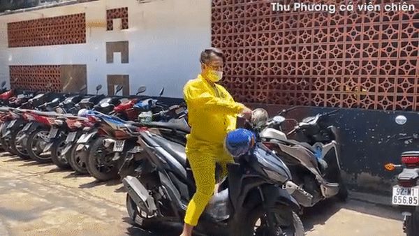 Vedette Vũ Thu Phương gặp lại Lương Mỹ Kỳ, định tặng... bún miến cho NS Hoài Linh nếu hết miếng để quăng - Hình 3
