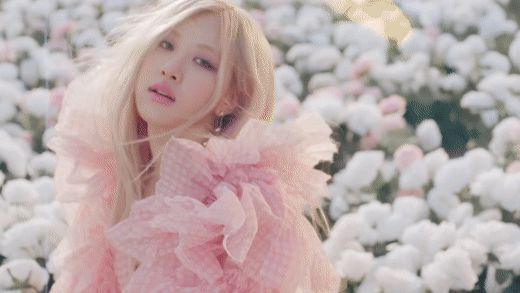 Idol định nghĩa combo cao - đẹp - tóc vàng hoe trong Kpop: Rosé - Yuna như công chúa, đại diện BTS - SEVENTEEN gây bất ngờ - Hình 2