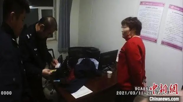 Vừa đám cưới, chú rể phát hiện cô dâu đã kết hôn với 19 người đàn ông khác - Hình 1