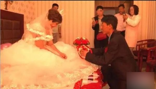 Vừa đám cưới, chú rể phát hiện cô dâu đã kết hôn với 19 người đàn ông khác - Hình 3
