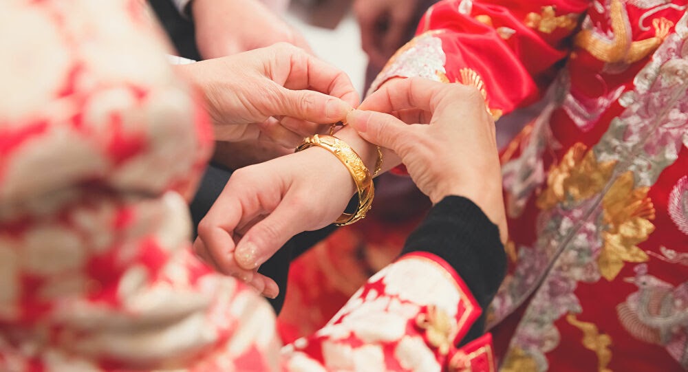 Vừa đám cưới, chú rể phát hiện cô dâu đã kết hôn với 19 người đàn ông khác - Hình 2