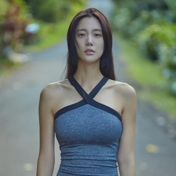 Clara Lee Từ bom tấn sexy bị tẩy chay vì nói dối và phút đổi đời làm cô dâu tỷ phú Sao châu