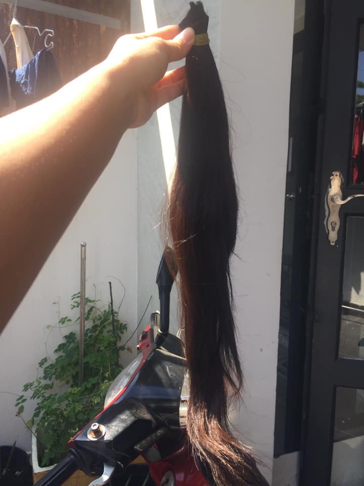 Bị cắm sừng, cô gái cắt đi mái tóc dài nuôi gần 20 năm
