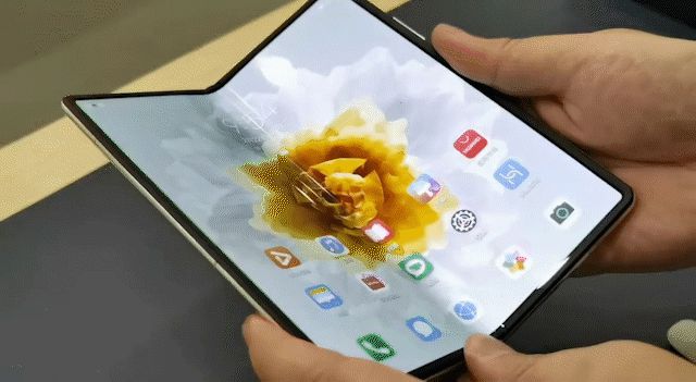 Cùng làm smartphone màn hình gập, nhưng cả Xiaomi và Huawei đều đang ở chiếu dưới so với Samsung - Hình 1