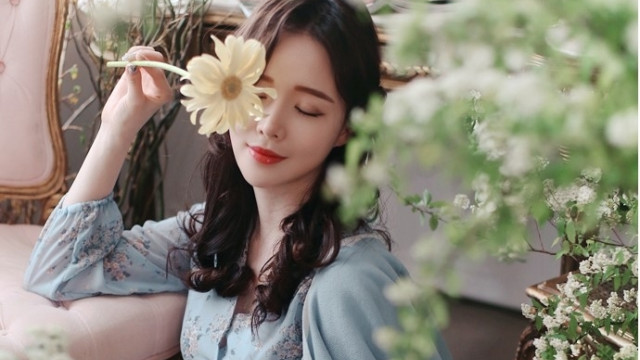 3 điều đơn giản, phụ nữ thường không bận tâm nhưng nếu sở hữu chúng sẽ khiến chồng dù nằm cạnh bên vẫn đứng ngồi lo giữ vợ - Hình 1