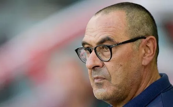 Arsenal và Tottenham đại chiến giành giật cựu HLV Sarri - Hình 1