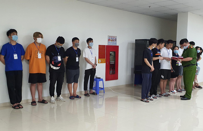 Ba người Trung Quốc tổ chức cư trú trái phép bị khởi tố - Hình 1