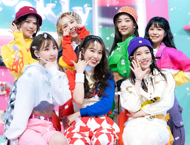 Bất chấp nghi án đạo nhạc Ava Max, hit mới của đàn em Apink trở thành hiện tượng nhờ dance challenge gây bão - Hình 1