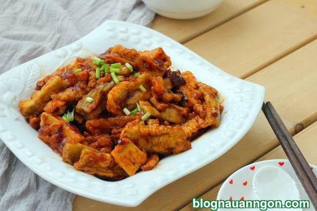 Chỉ cần một đĩa cà tím thịt băm xốt chua ngọt này sẽ khiến nồi cơm nhà bạn hết vèo! - Hình 1