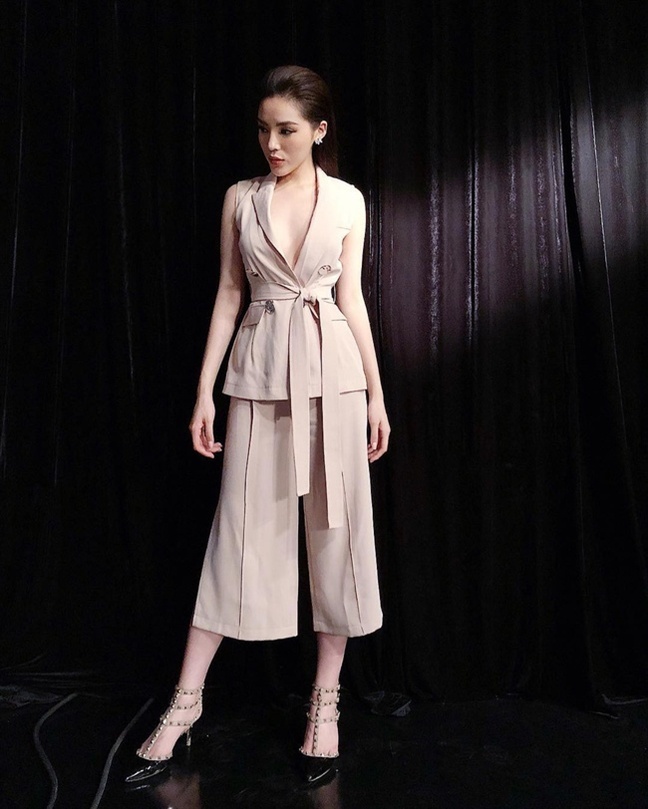 Học sao Việt cách mặc trang phục màu nude vừa sang trọng mà không kém duyên - Hình 10