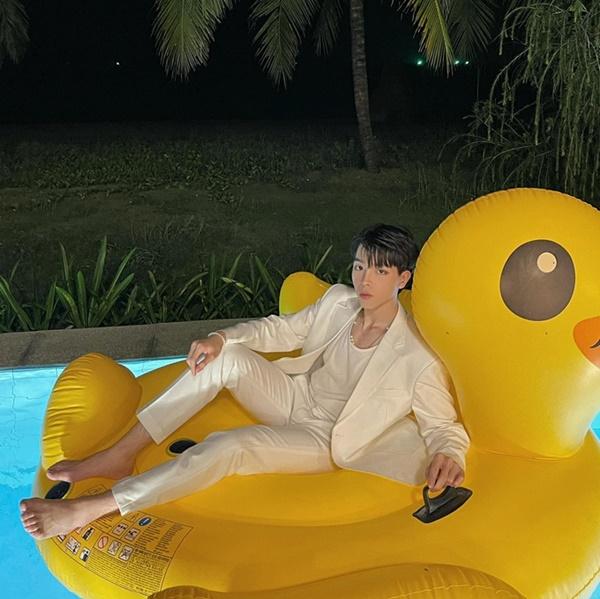 Kim Lý nói con gái Lisa bướng như mẹ - Hình 2
