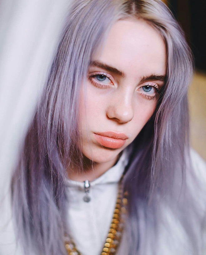 Lần đầu có mỹ nhân đi vào lịch sử chỉ vì... bung xõa sexy như Billie Eilish: Đạt luôn 100 triệu like chỉ với 8 bức ảnh bốc lửa - Hình 9
