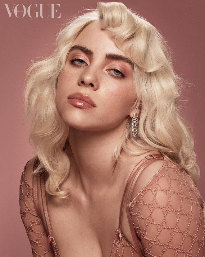 Lần đầu có mỹ nhân đi vào lịch sử chỉ vì... bung xõa sexy như Billie Eilish: Đạt luôn 100 triệu like chỉ với 8 bức ảnh bốc lửa - Hình 4