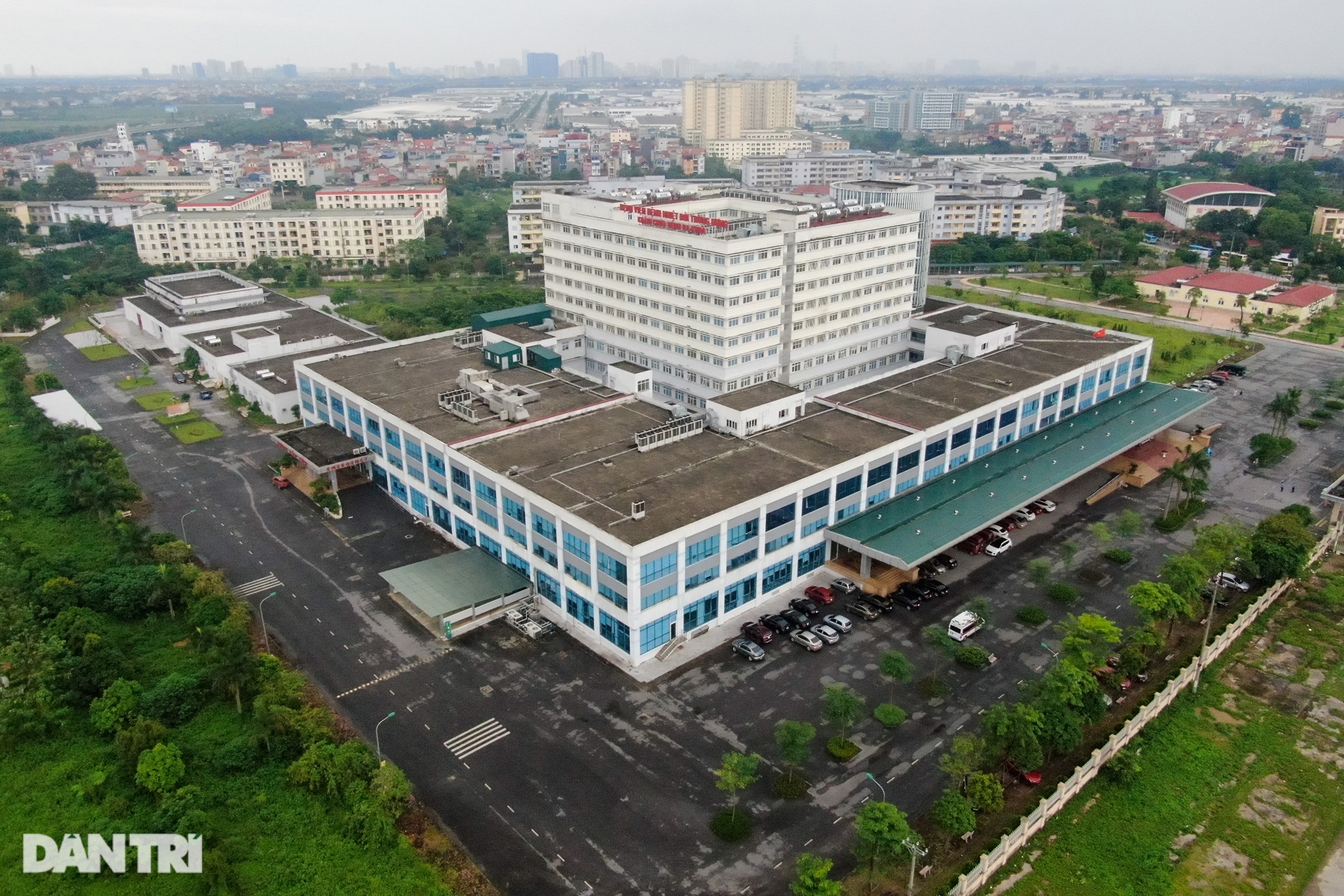 Nội bất xuất, ngoại bất nhập khi phong tỏa Bệnh viện Bệnh Nhiệt đới TƯ 2 - Hình 6