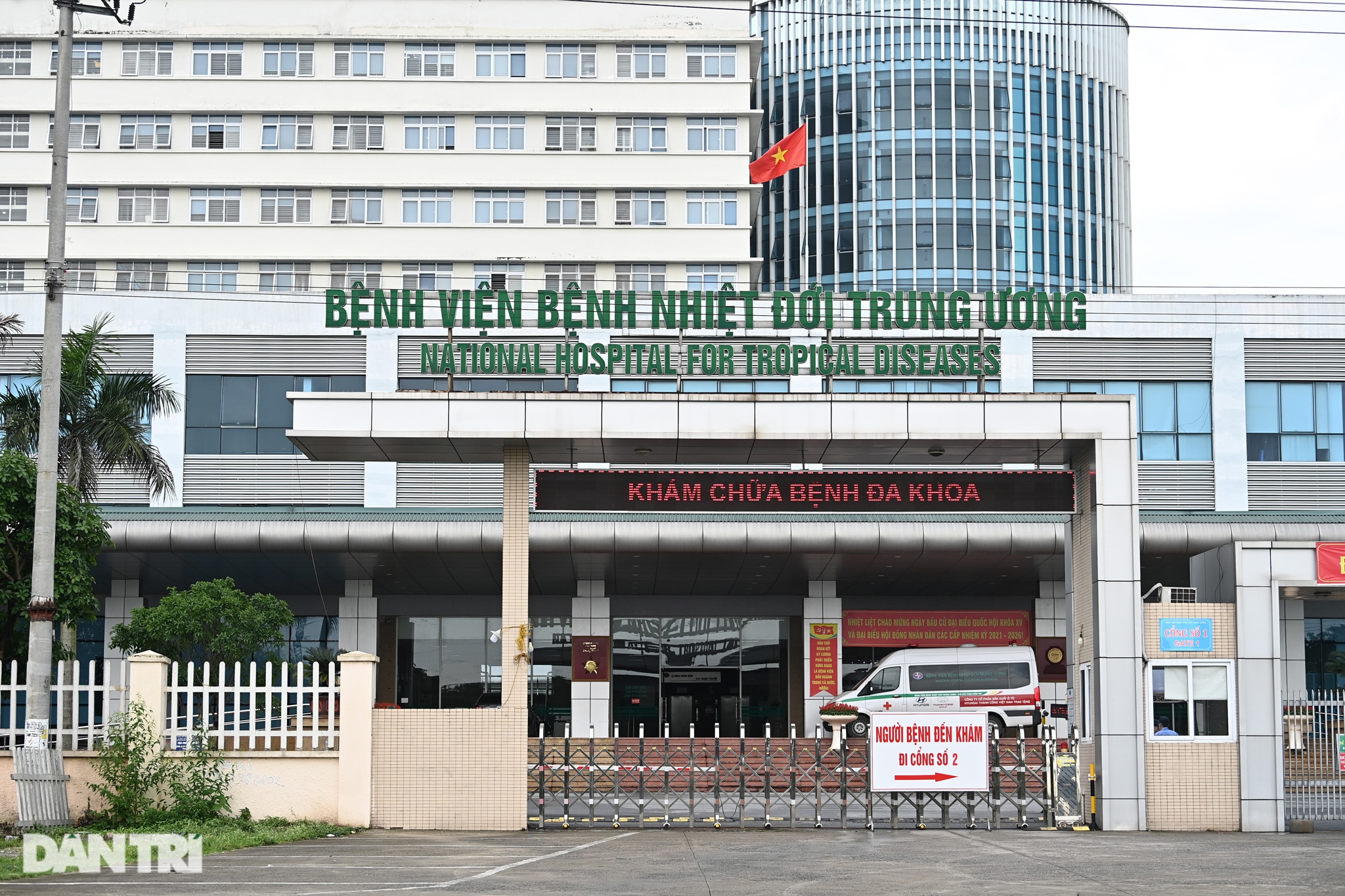 Nội bất xuất, ngoại bất nhập khi phong tỏa Bệnh viện Bệnh Nhiệt đới TƯ 2 - Hình 4