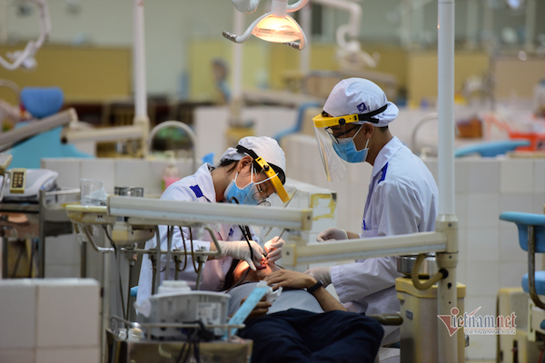 Trường Y lớn thứ 2 Sài Gòn học trực tuyến - Hình 1