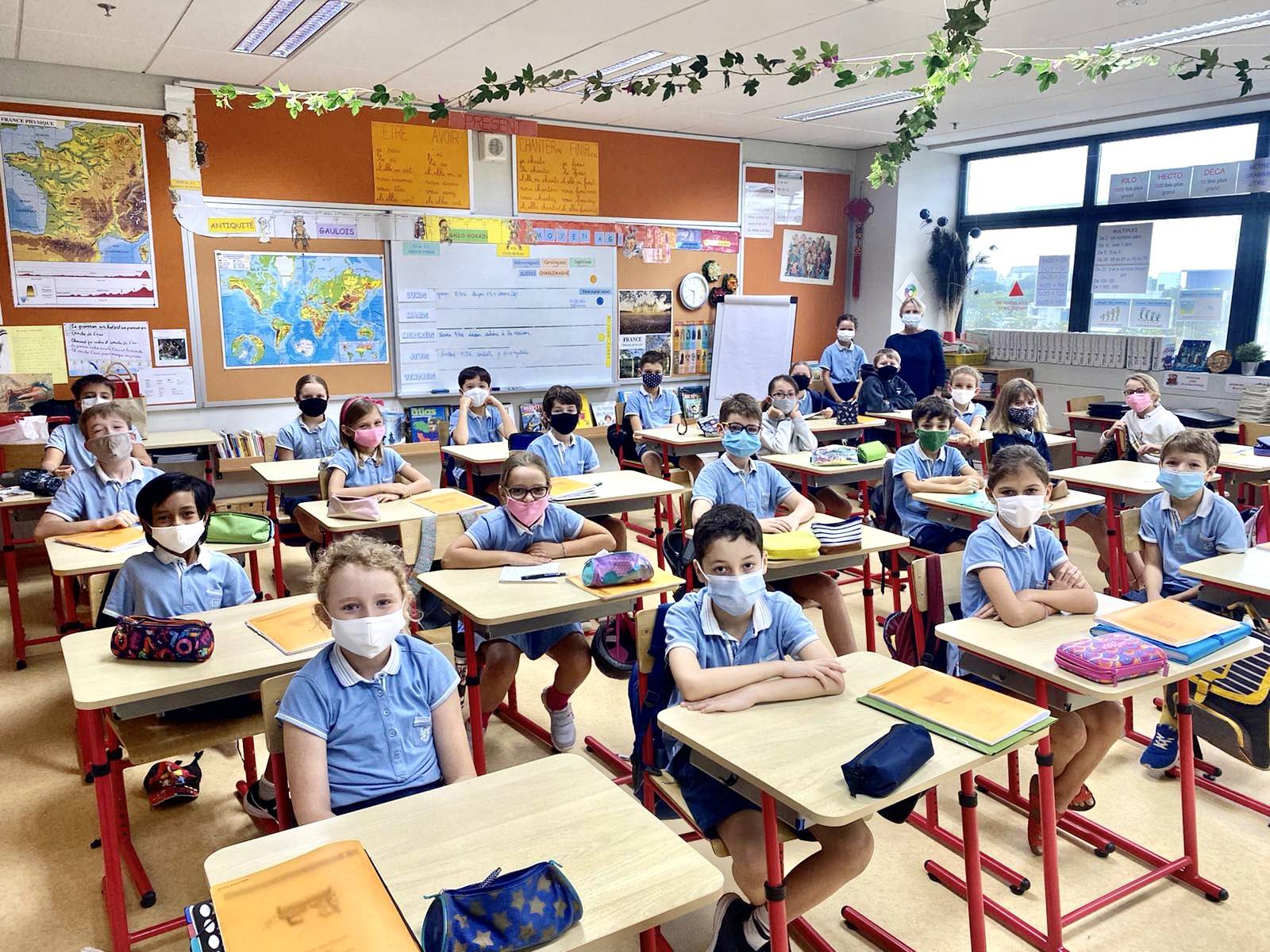 Into class. Сингапурская школа из Ташкента. Л скул. French Classroom. Into the Classroom.