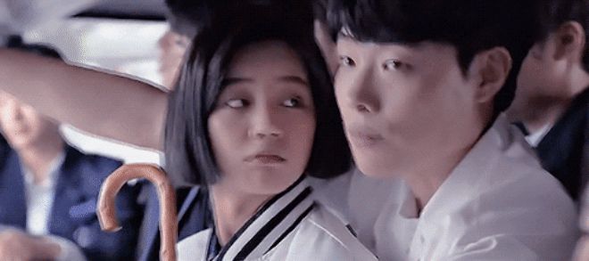 Mặt cún Reply 1988 bị cả Hàn Quốc gọi tên vì bạn gái Hyeri tình tứ với trai đẹp trong phim mới - Hình 10