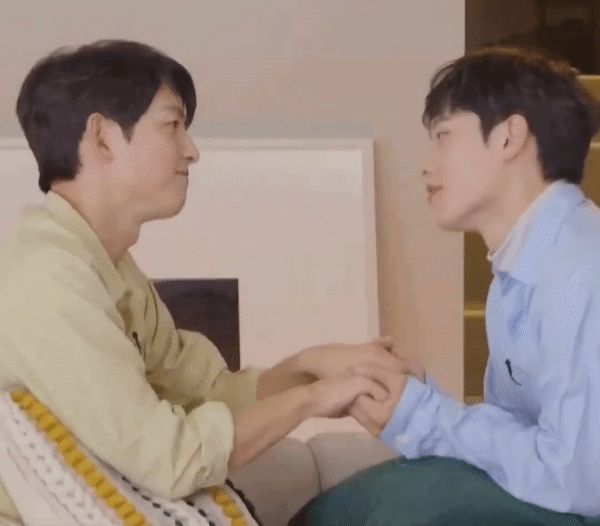 Song Joong Ki rủ mỹ nam Thấy Ghê tái hiện lại cảnh đam mỹ trong Vincenzo - Hình 6