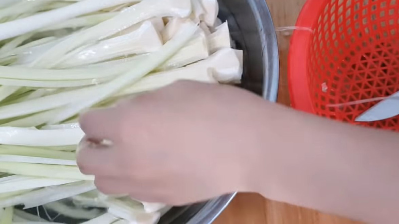 Cách làm dưa bồn bồn chua chua giòn giòn ngon tuyệt - Hình 4