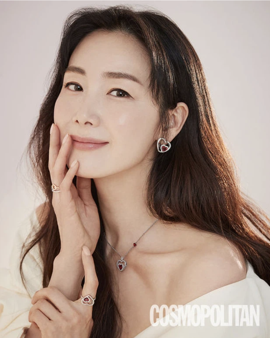 Choi Ji Woo lộ quá khứ đen với ông lớn, chồng trẻ bị tố ăn bám và ngoại tình? - Hình 3