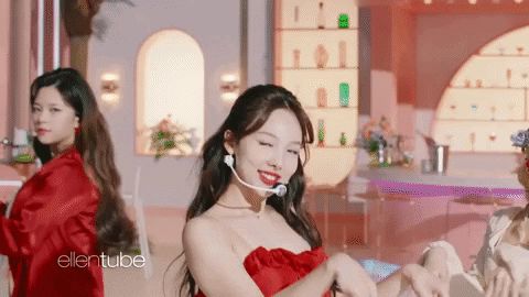 TWICE trình làng ca khúc mới, khoe visual hớp hồn trong show Mỹ, được Ellen gọi bằng: Siêu sao Kpop! - Hình 4