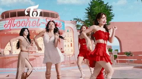 TWICE trình làng ca khúc mới, khoe visual hớp hồn trong show Mỹ, được Ellen gọi bằng: Siêu sao Kpop! - Hình 6