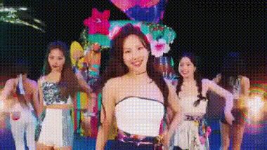 10 chi tiết Nayeon Twice chiếm trọn trái tim fan trong Alcohol-Free - Hình 5