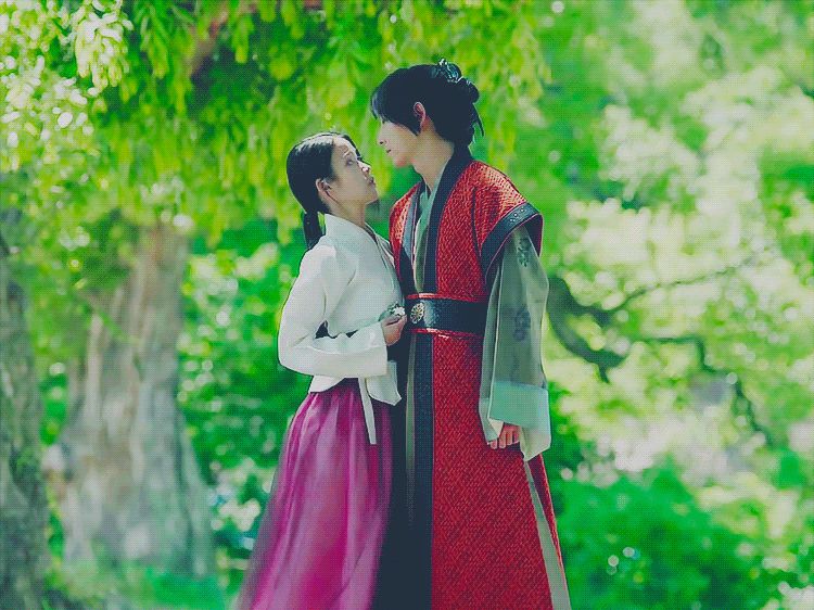 Fan IU - Lee Jun Ki đào mộ cái kết thực sự của Moon Lovers, sôi máu đòi ekip làm gấp phần 2 - Hình 5