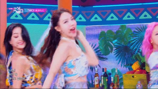 TWICE hát live ngay tuần đầu quảng bá sau thời gian bị chê kỹ năng thảm họa, có thật sự tiến bộ như mong đợi? - Hình 1