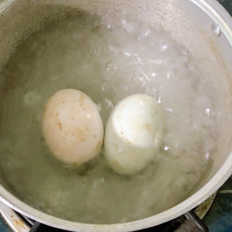 2 cách làm bầu luộc chấm chao và trứng đơn giản dễ làm cho bữa cơm gia đình - Hình 24