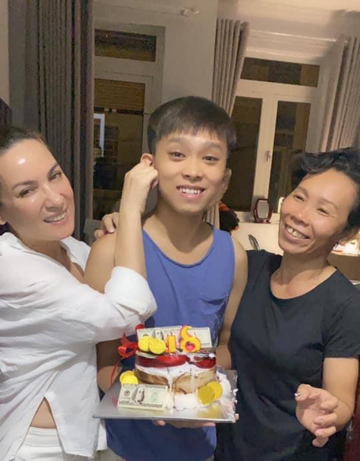 Quản lí Phi Nhung - người đang giữ 200 trăm triệu của Hồ Văn Cường suốt 5 năm là ai? - Hình 2