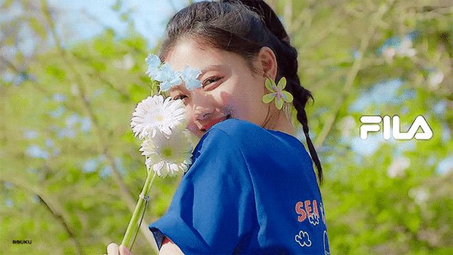 Kim Yoo Jung siết eo siêu nhỏ tại sự kiện, nhưng tá hỏa khi zoom cận mặt vừa dừ vừa giả trân: Hóa ra do Dispatch hại? - Hình 6