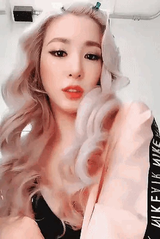 Rộ tin Tiffany (SNSD) tham gia bom tấn của Song Joong Ki, vai như đo ni đóng giày chẳng cần diễn! - Hình 2