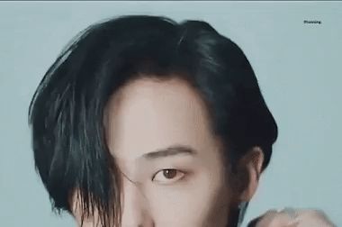 Vừa gây sốt vì clip tóc dài, G-Dragon đã gây sốc với ảnh cận sống mũi dao kéo méo xẹo và visual 1 trời 1 vực ở hậu trường - Hình 1